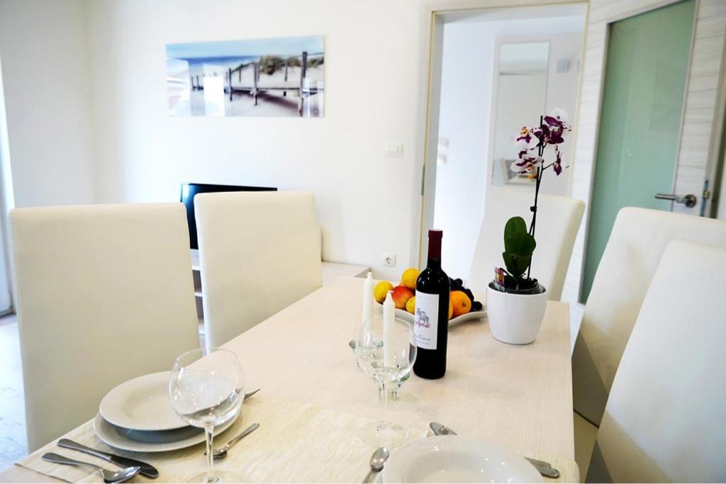 Appartement Leona à Pula Extérieur photo